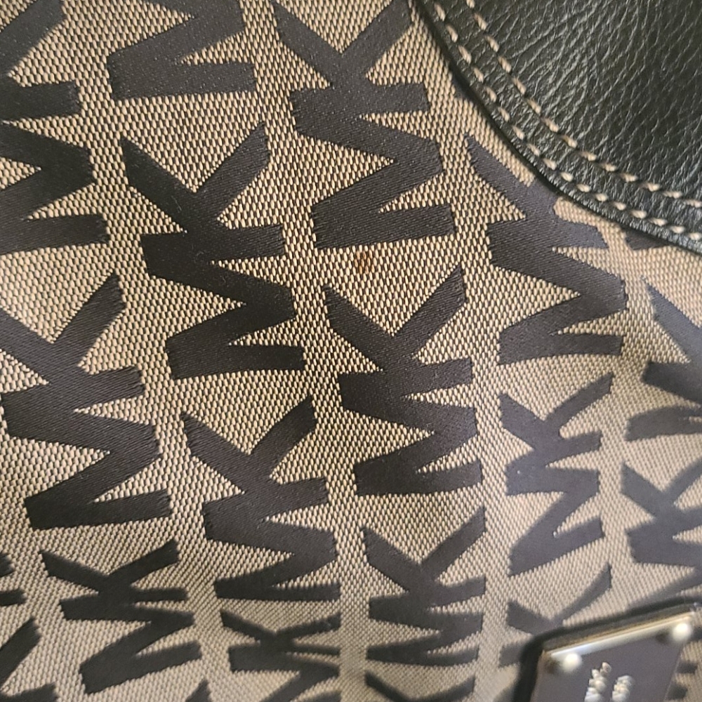 Handbag - Picture 7 of 7